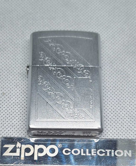 Zippo, Flores Año 2000 Mes Marzo - Lighter - Stål