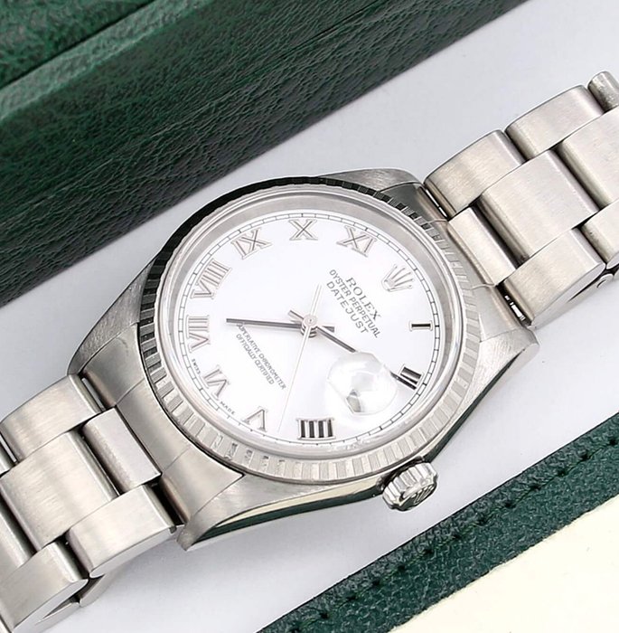 Rolex - Datejust - White Roman Dial - 16220 - Unisex - 2000-2010