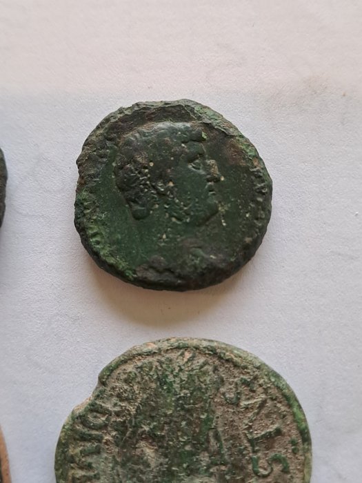 Romarriket. Lot of 4 Æ coins incl.: Marcus Aurelius, Hadrian, Antoninus Pius  Augustus (Hispania)  (Ingen mindstepris)