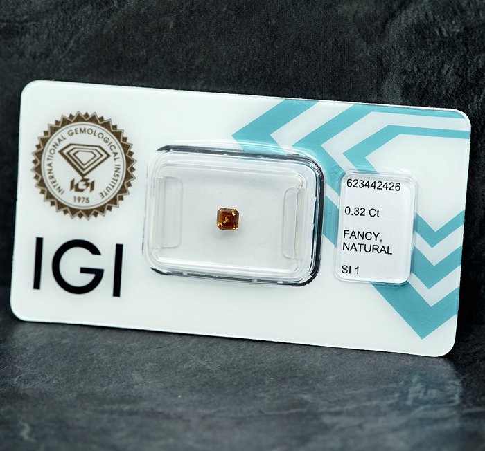 1 pcs Diamant  (Naturfarvet)  - 0.32 ct - Fancy Orange nuance Gul - SI1 - International Gemological Institute (IGI)