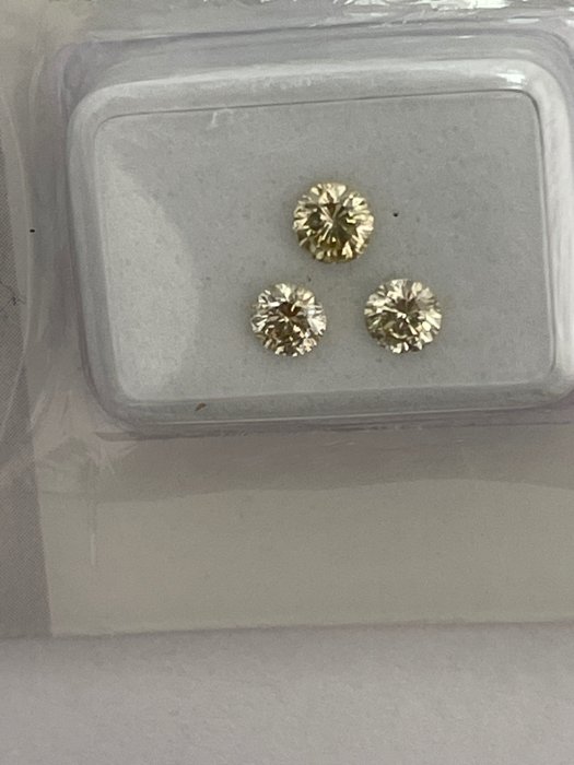 Ingen mindstepris - 3 pcs Diamant  (Natur)  - 0.57 ct - Rund - SI1, SI2, SI3 - Gemewizard Gemological Laboratory (GWLab) - gul