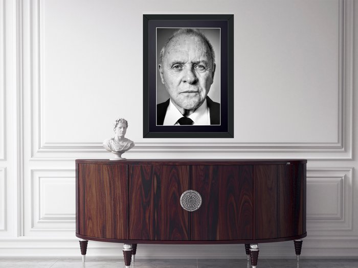 Silence of the Lambs, - Anthony Hopkins as Dr. Hannibal Lecter - Fine Art Photography - Luxury Wooden Framed 70X50 cm - Limited Edition Nr 02 of 30 - Serial ID 16780 - Original Certificate (COA), Hologram Logo Editor and QR Code - 100% New items.