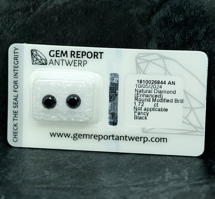 Ingen mindstepris - 2 pcs Diamant  (Farvebehandlet)  - 1.72 ct - Ikke specificeret i laboratorierapporten - Gem Report Antwerp (GRA)