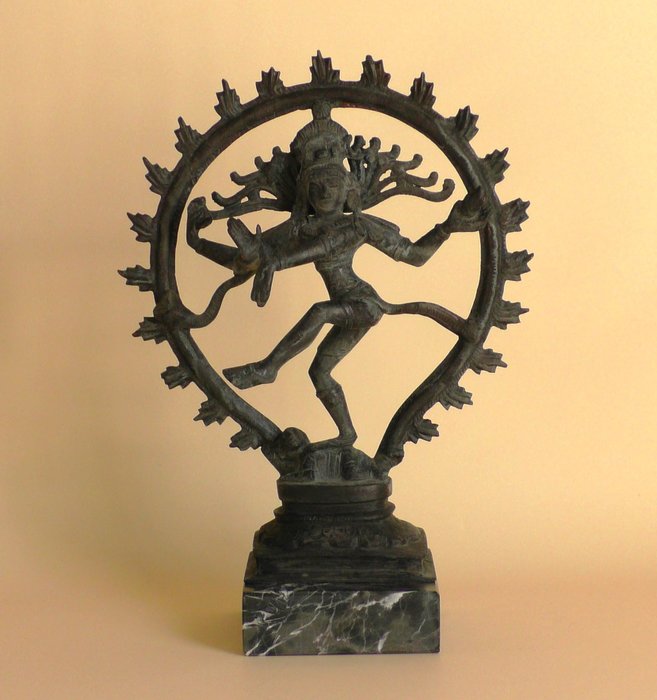 Shiva Nataraja guddomsstatue på marmorsokkel - Indien  (Ingen mindstepris)