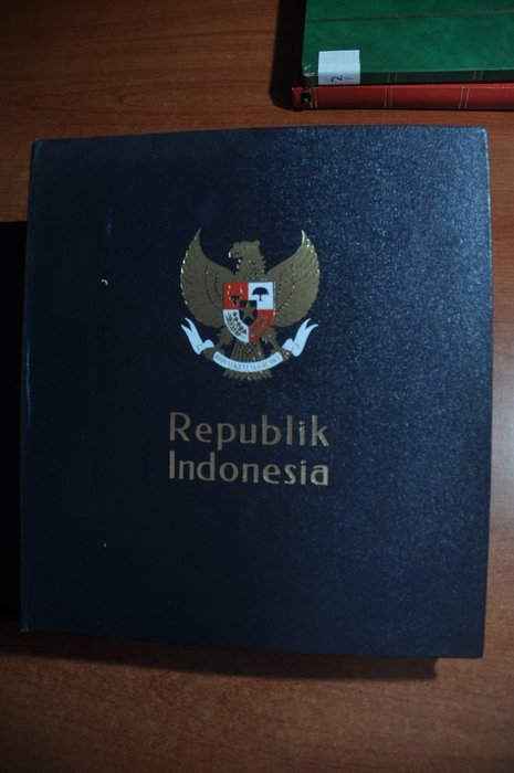 Indonesien  - Samling 1949/2000 i et DAVO-album, stambøger og blokudgaver 2000