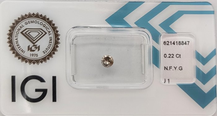 Ingen mindstepris - 1 pcs Diamant  (Naturfarvet)  - 0.22 ct - Rund - Fancy Grøn, Gullig - I1 - International Gemological Institute (IGI)