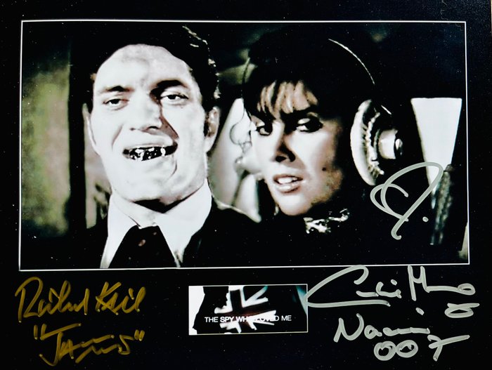 James Bond 007: The Spy Who Loved Me - Double signed with COA by Richard Kiel and Caroline Munro