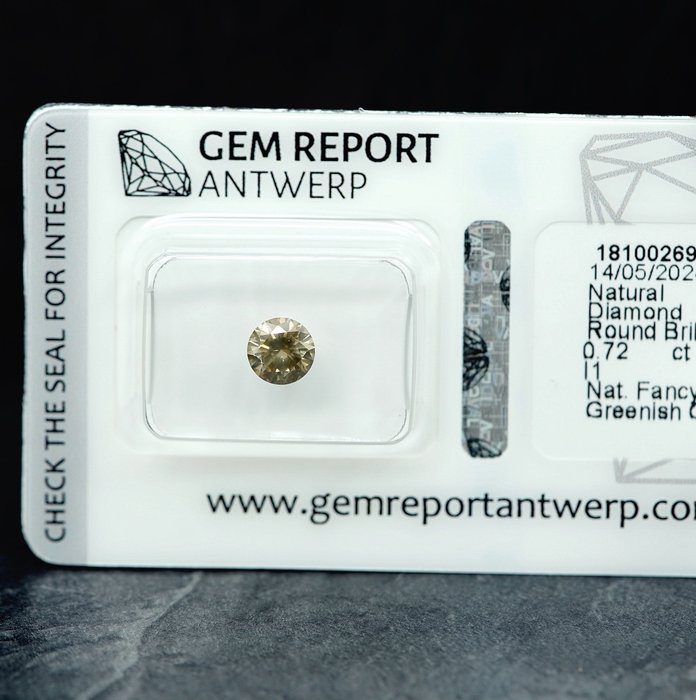 1 pcs Diamant  (Naturfarvet)  - 0.72 ct - Fancy deep Grålig, Grønlig Gul - I1 - Gem Report Antwerp (GRA)