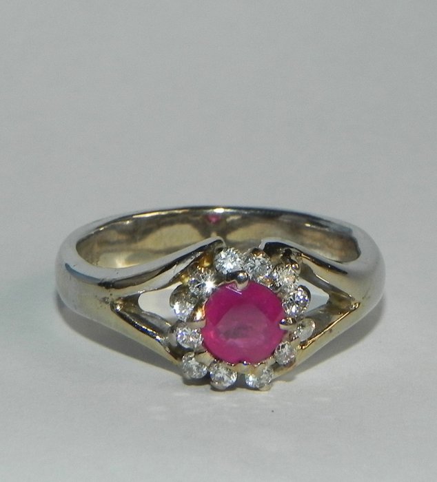 Ring - 14 karat Hvidguld Rubin - Diamant