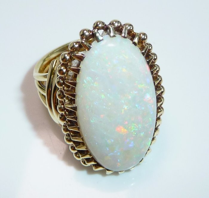 Ring - 14 karat Gulguld -  10.30ct. tw. Opal - Størrelse 53 kan ændres