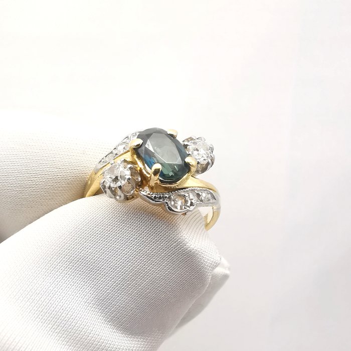 Ring - 18 kraat Gulguld -  1.62ct. tw. Safir - Diamant