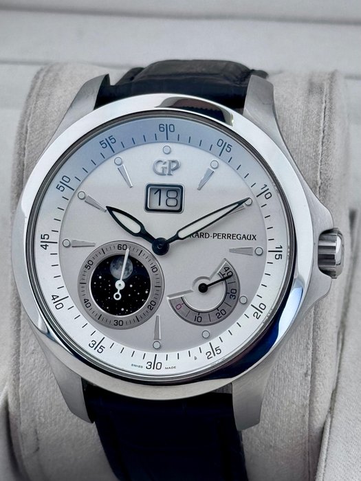 Girard-Perregaux - Traveller Moonphase Big Date Power Reserve Automatic - - 49650 - Mænd - 2011-nu