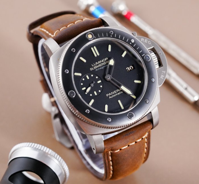 Panerai - Luminor Submersible 1950 Amagnetic 3 Days Automatic Titanio - PAM00389 - Mænd - 2011-nu