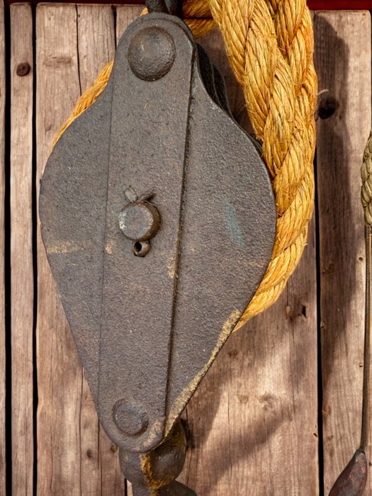 1920's 2x Large lifting pulley with original jute rope (8,2kg) *2 - Arbejdsredskab Antik