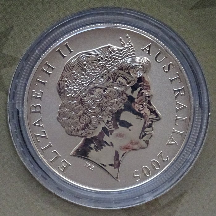 Australien. 1 Dollar 2005 Kangaroo - In coincard, 1 Oz (.999) - Frosted design  (Ingen mindstepris)