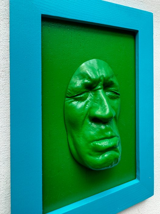 Gregos (1972) - Small green sadness on green background-blue light frame