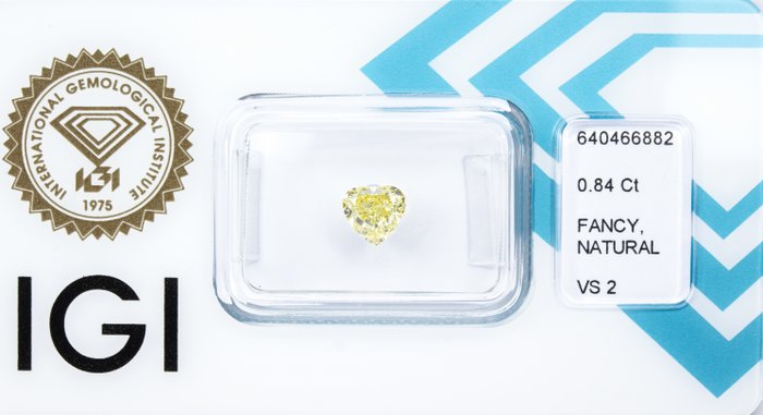 Ingen mindstepris - 1 pcs Diamant  (Naturfarvet)  - 0.84 ct - Hjerte - Fancy light Gul - VS2 - International Gemological Institute (IGI)