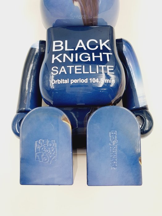 Nasa x Medicom Toy Be@rbrick - Be@rbrick Black Knight Satellite 400% 100% Bearbrick 2021