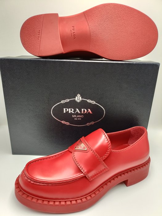 Prada - Mokassiner - Størelse: UK 8