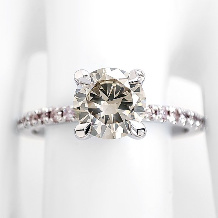 Ring - 14 karat Hvidguld -  1.21ct. tw. Grøn Diamant (Naturfarvet) - Diamant