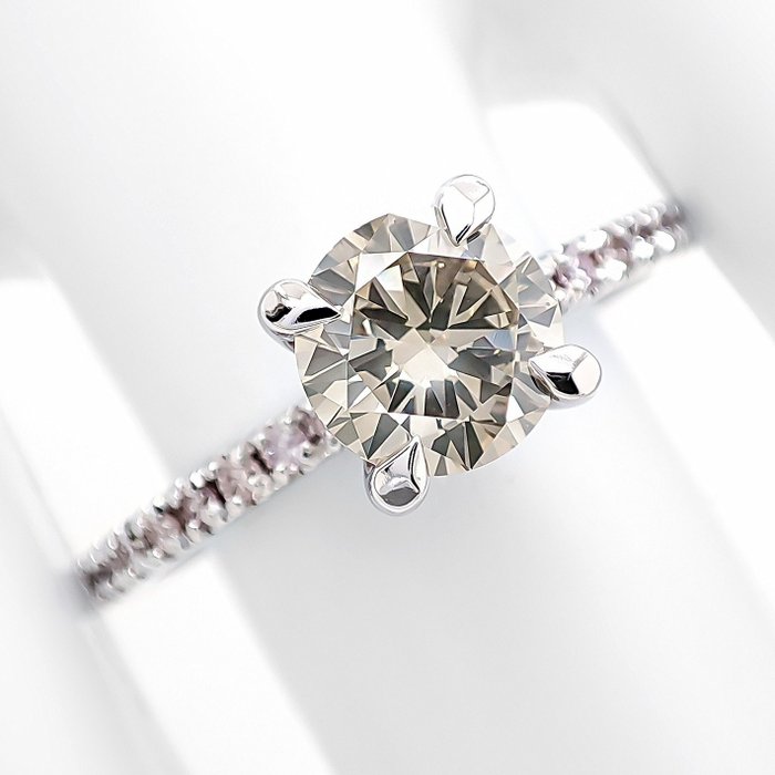 Ring - 14 karat Hvidguld -  1.21ct. tw. Grøn Diamant (Naturfarvet) - Diamant