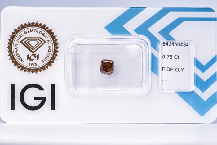 Ingen mindstepris - 1 pcs Diamant  (Naturfarvet)  - 0.78 ct - Pude - Fancy deep Orange Gul - I1 - International Gemological Institute (IGI)