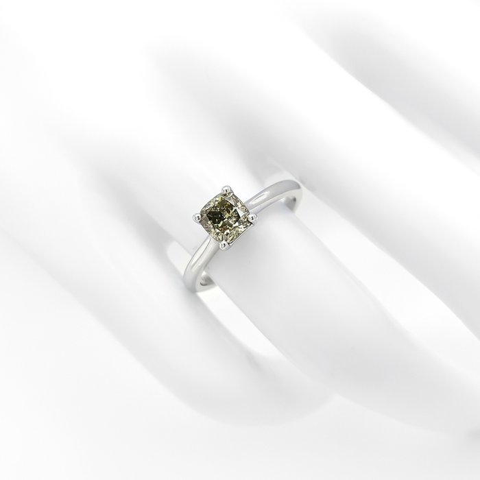 Ring - 14 karat Hvidguld -  1.03ct. tw. Grøn Diamant (Naturfarvet)