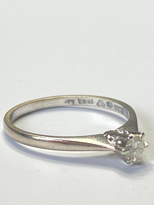 Ingen mindstepris - Ring - 18 kraat Hvidguld Diamant (Natur)