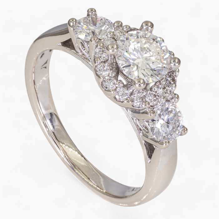 Ingen mindstepris - Ring - 14 karat Hvidguld, IGI certificeret - 1,05 ct diamanter - 0,50 ct center Diamant (Natur) - Diamant