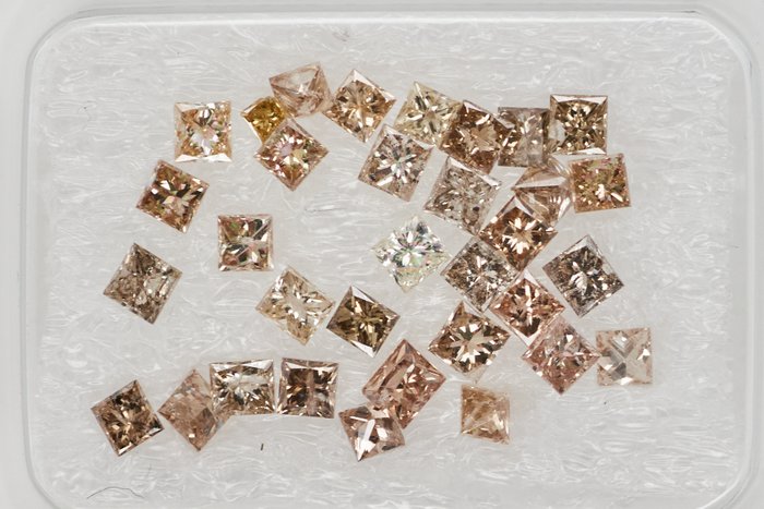 Ingen mindstepris - 33 pcs Diamant  (Naturfarvet)  - 123 ct Blandet brun - I3 VS1 - Gem Report Antwerp (GRA) - INGEN RESERVEPRIS