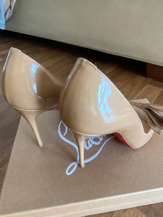 Christian Louboutin - Åben tå-sko med hæle - Størelse: Shoes / EU 37