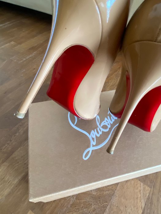 Christian Louboutin - Åben tå-sko med hæle - Størelse: Shoes / EU 37