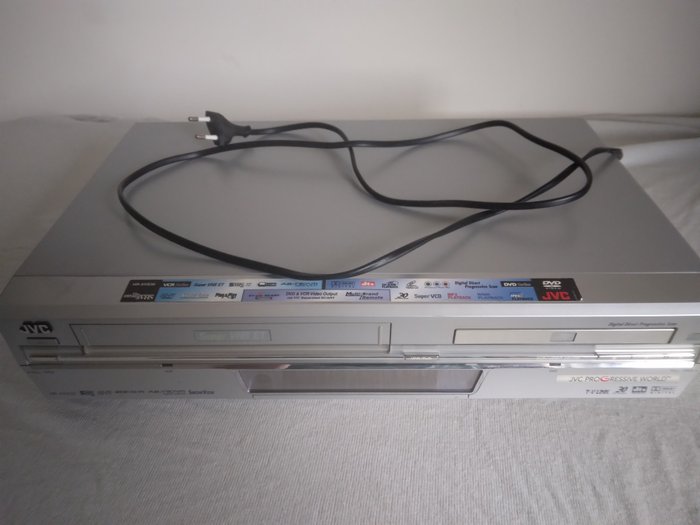 JVC HR - XVS30 DVD player, VHS recorder