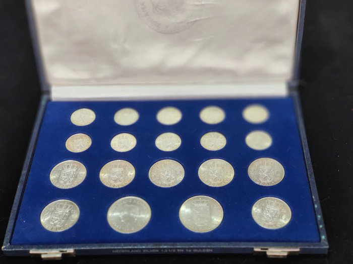 Holland. Set Nederland Silver Juliana 1, 2 1/2, 10 Gulden ( 19 Coins )