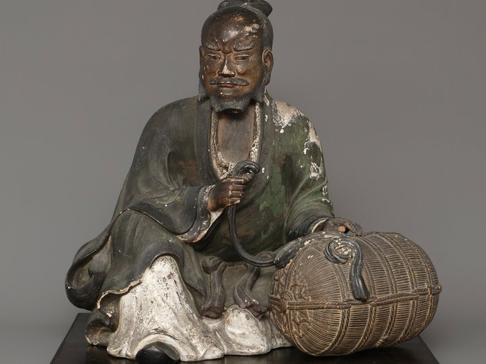 Stor siddende figur, der repræsenterer Fujiwara no Hidesato 藤原秀郷 - Japan - 1700-tallet (Edo-perioden)