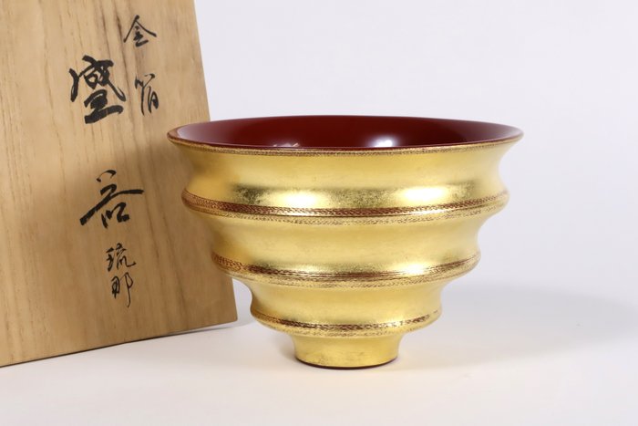 Heian-dō 平安堂 Lacquered Serving Bowl with Original Box Included - Skål - Lakeret træ - (Ingen reservationspris)