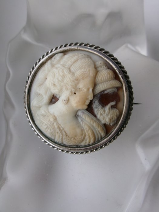 Ingen mindstepris - Broche Sølv, Cameo