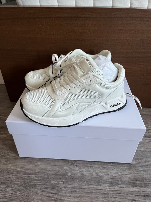 Off White - Sneakers - Størelse: Shoes / EU 41, Shoes / EU 41.5, US 8