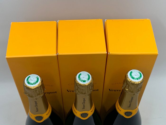 Veuve Clicquot - Champagne Brut - 3 Flasker (075 L)