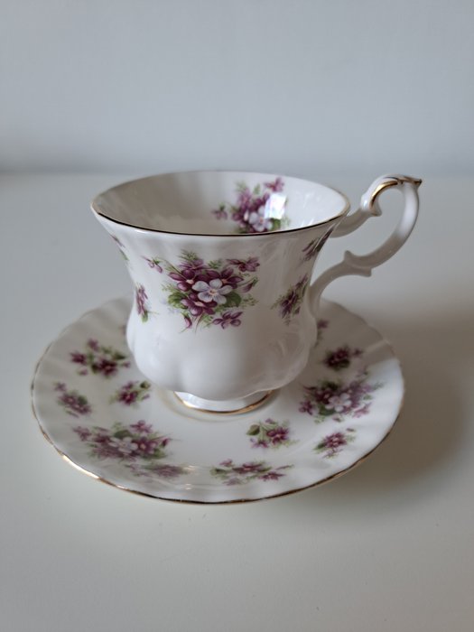 Royal Albert - Kop og underkop (12) - 2x Woodland, 2x Silver Maple, 1x Sweet Violets, 1x Lavendel Rose - Porcelæn