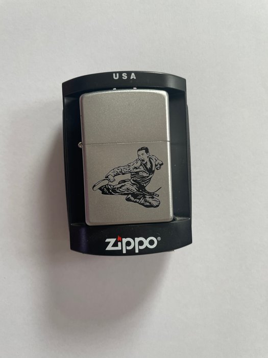 Zippo - Lighter - Jern (støbt/smeltet) -  (2)