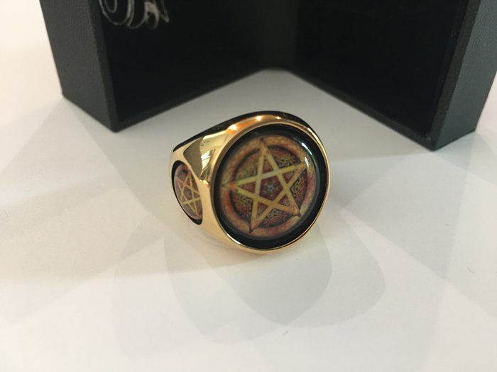 Unik håndlavet Pentagram Star Symbol Resin 24kt forgyldt - Ring