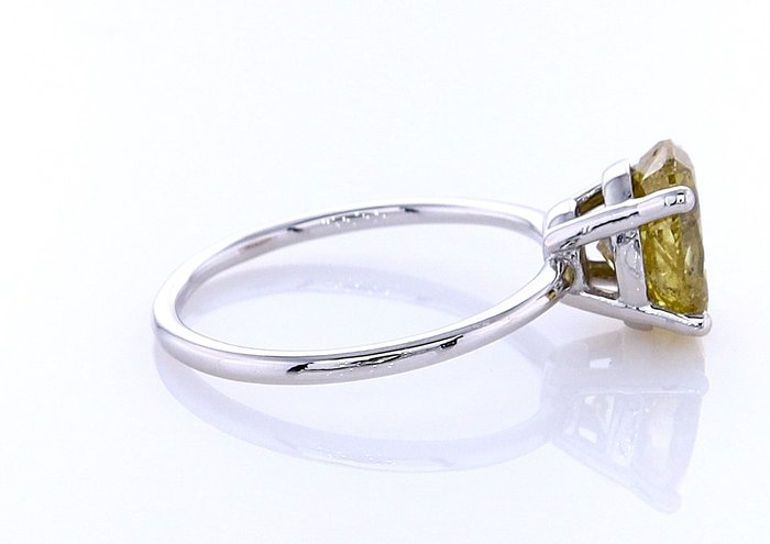 Ring - 14 karat Hvidguld -  2.01ct. tw. Diamant (Naturfarvet)