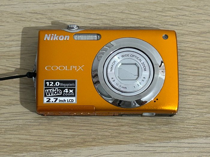 Nikon, Olympus, Panasonic, Sony, Pentax, FujiFilm Coolpix S3000, S4200, S2500, S220, S8000, Lumix DMC-F3, CyberShot DSC-W55, FINEPIX J50, Optio L60, Digitalkamera