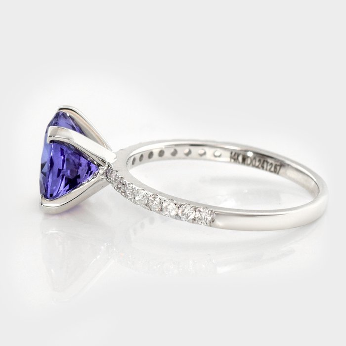 Ingen mindstepris - Ring - 14 karat Hvidguld -  2.91ct. tw. Tanzanit - Diamant - IGI 2,67 ct lavendel