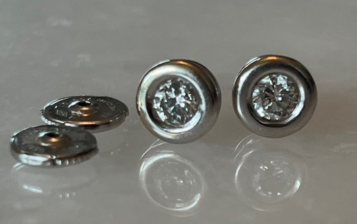 Øreringe - 18 kraat Hvidguld -  058ct tw Diamant (Natur)