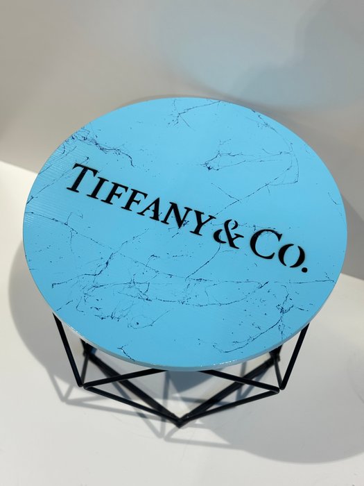 Rob VanMore - Tea-Time on Tiffany  Co. Table - ø50cm