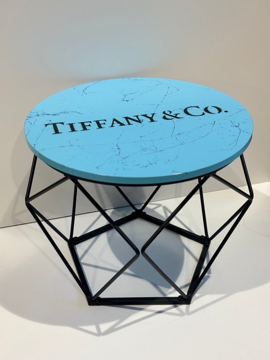 Rob VanMore - Tea-Time on Tiffany  Co. Table - ø50cm