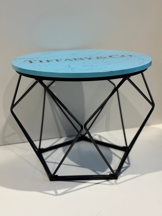 Rob VanMore - Tea-Time on Tiffany  Co. Table - ø50cm