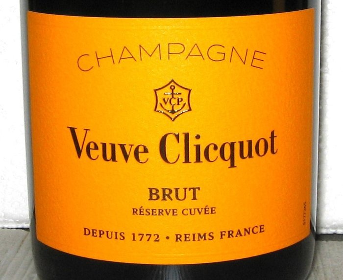 Veuve Clicquot, "Réserve Cuvée" - Champagne Brut - 3 Flasker (0,75 L)